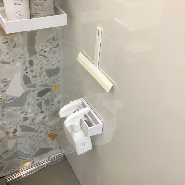 お風呂掃除に使う物はマグネットで収納すると便利♪