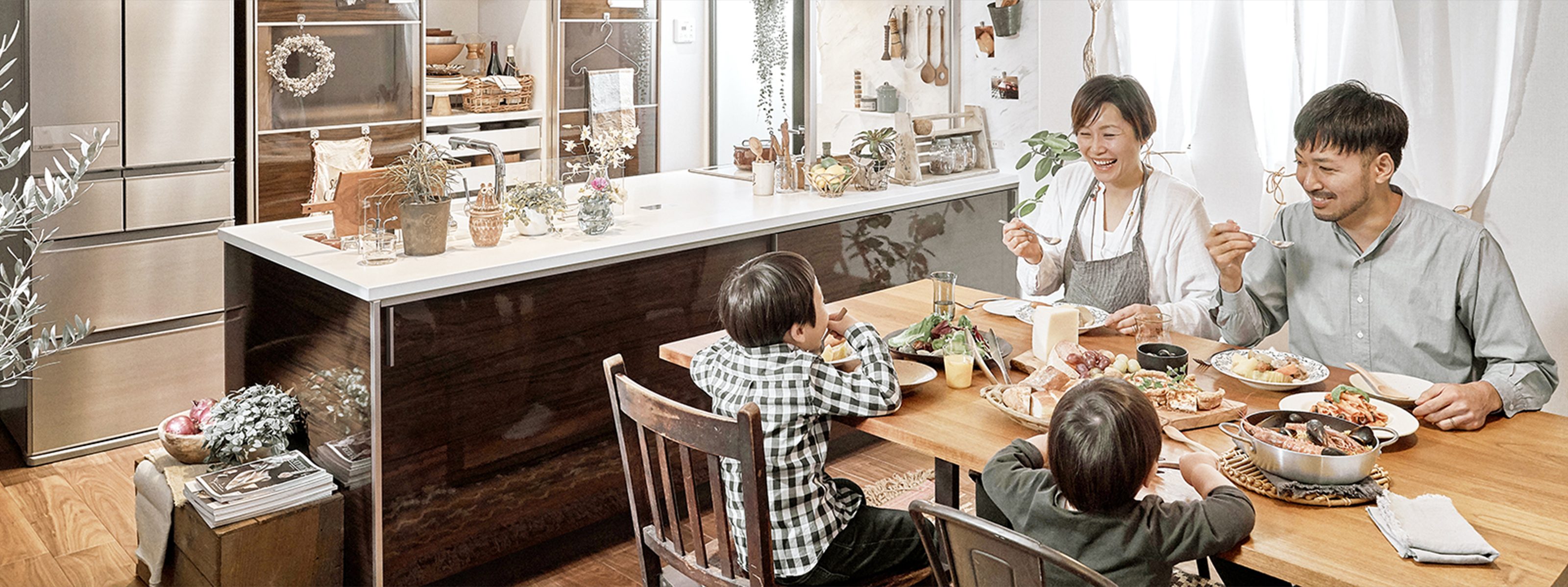 The ideal material for kitchens and bathrooms The high-grade enamel lifestyle