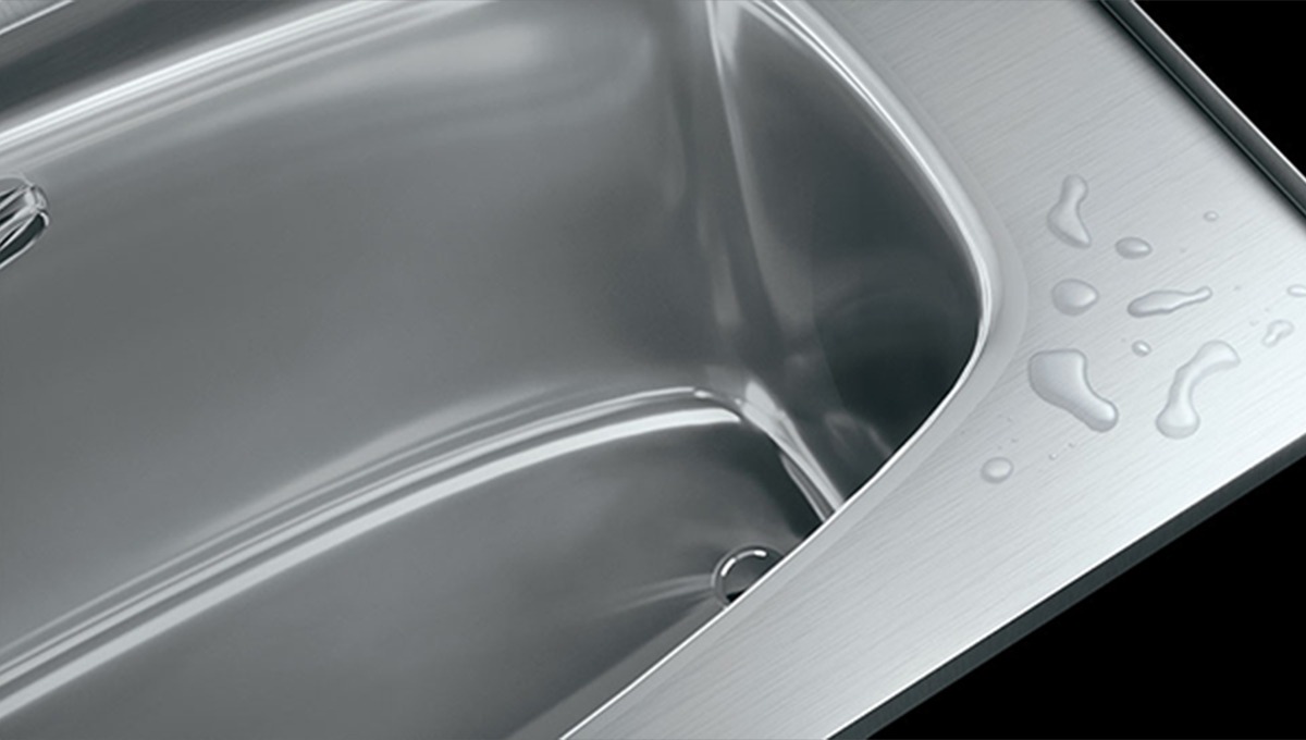A premium stainless steel bathtub made with time and care