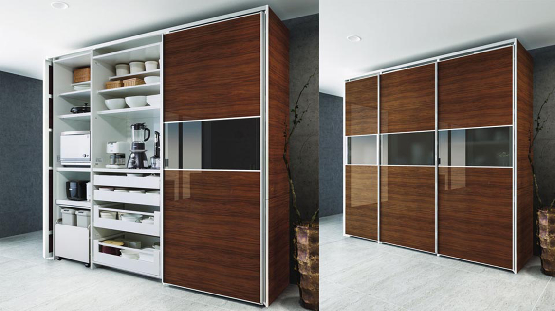 Allows you to quickly close and conceal the interior when you have guests over. Home appliances, trash cans, stock items, and more can be stored together and are readily visible.
