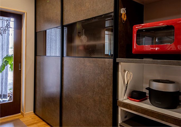 A kitchen with plenty of storage, low maintenance, and beauty that lasts