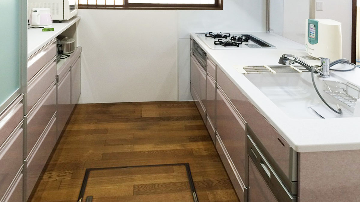 I型キッチンから対面キッチンにリフォーム、動線の不便も解消(戸建て)