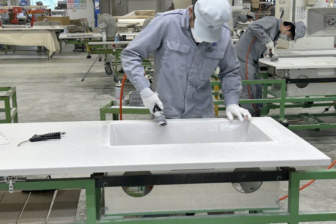 キッチン天板とシンクの研磨作業